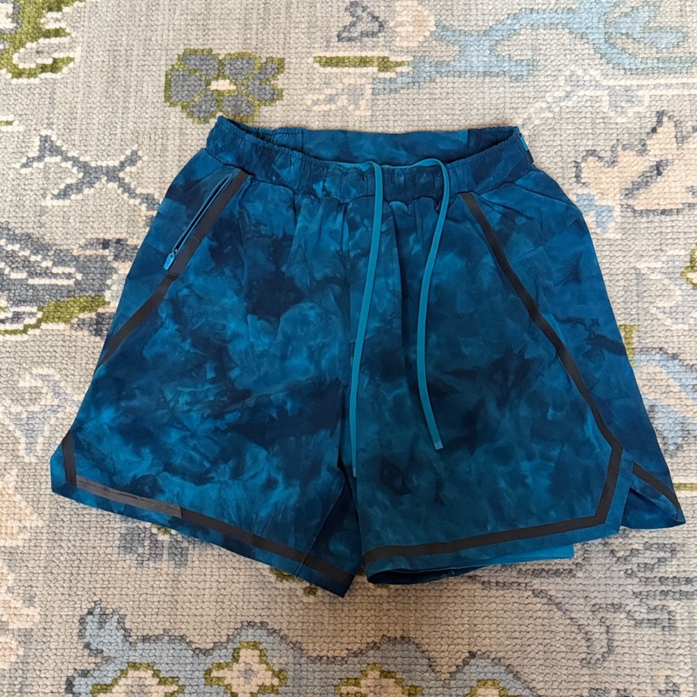 LULULEMON Blue Tie-Dye Shorts - small